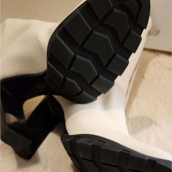 Alexander McQueen Women's High Heel Boots Zip Up NWOT - Never Worn - GO GO Party - Picture 8 of 8